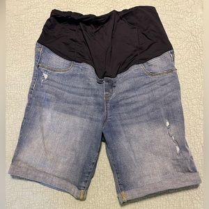 Isabel maternity shorts